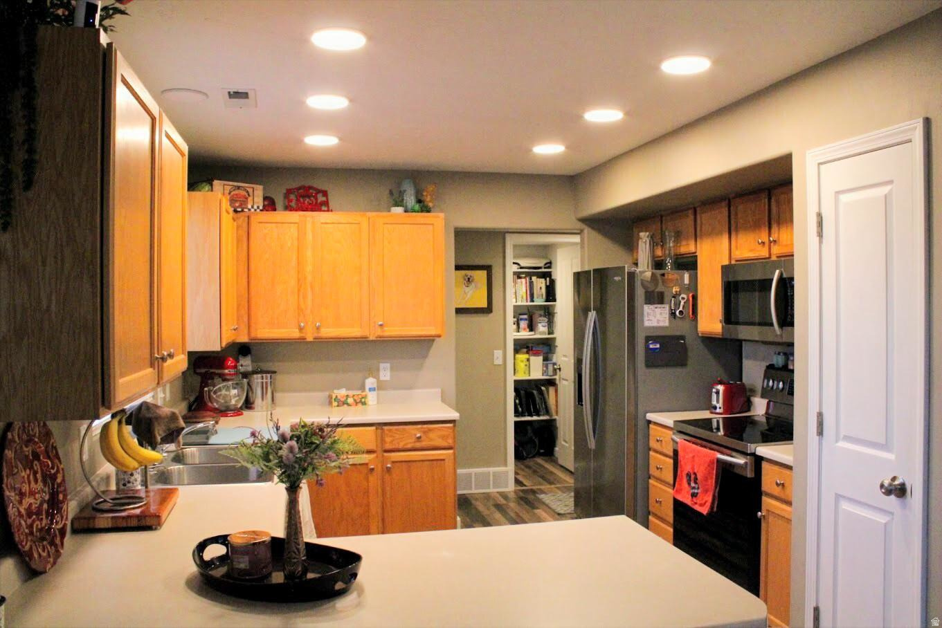 PICKET LANE - Residential