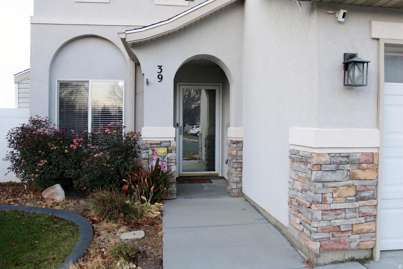 PICKET LANE - Residential