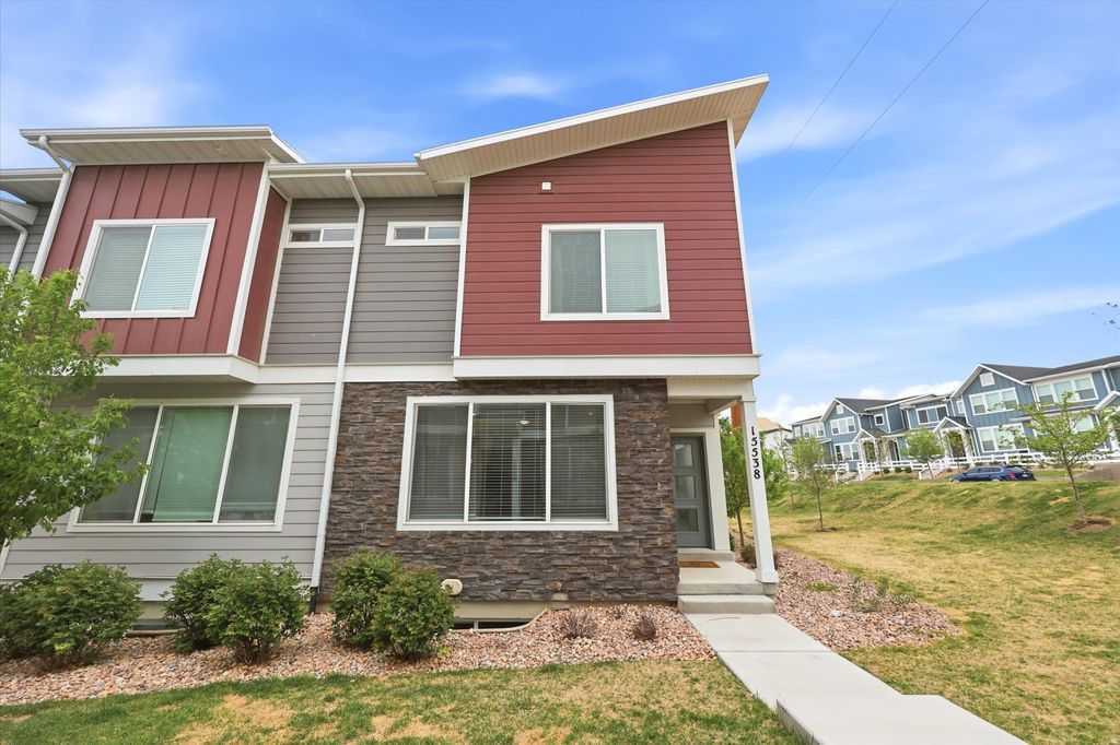 Photo of 15538 S TRUMPET LN, Bluffdale, UT 84065 (MLS # 2150702)