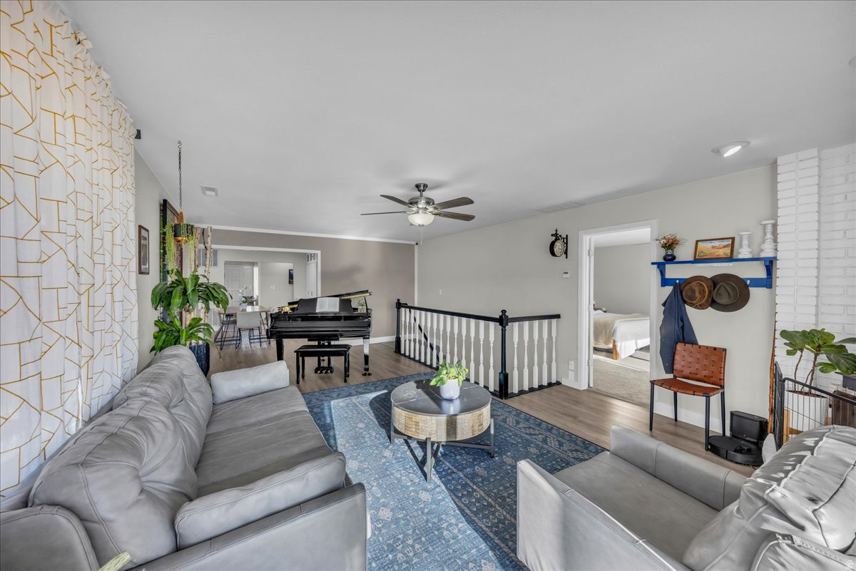 SANTA CLARA HEIGHTS J - Residential