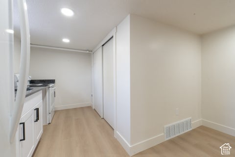 Tiny photo for 165 S 100 E, Kaysville, UT 84037 (MLS # 2190448)