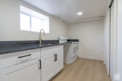 Tiny photo for 165 S 100 E, Kaysville, UT 84037 (MLS # 2190448)