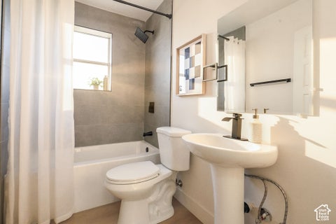 Tiny photo for 165 S 100 E, Kaysville, UT 84037 (MLS # 2190448)