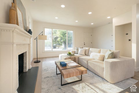 Tiny photo for 165 S 100 E, Kaysville, UT 84037 (MLS # 2190448)