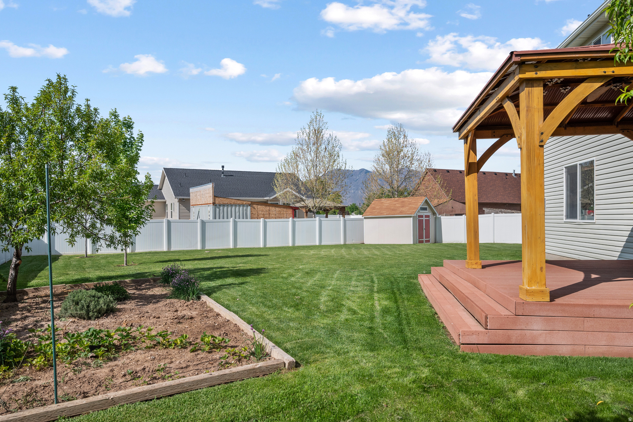 SPANISH FIELDS - Residential