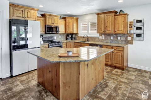 Tiny photo for 2797 W 2125 N, Plain City, UT 84404 (MLS # 2184564)