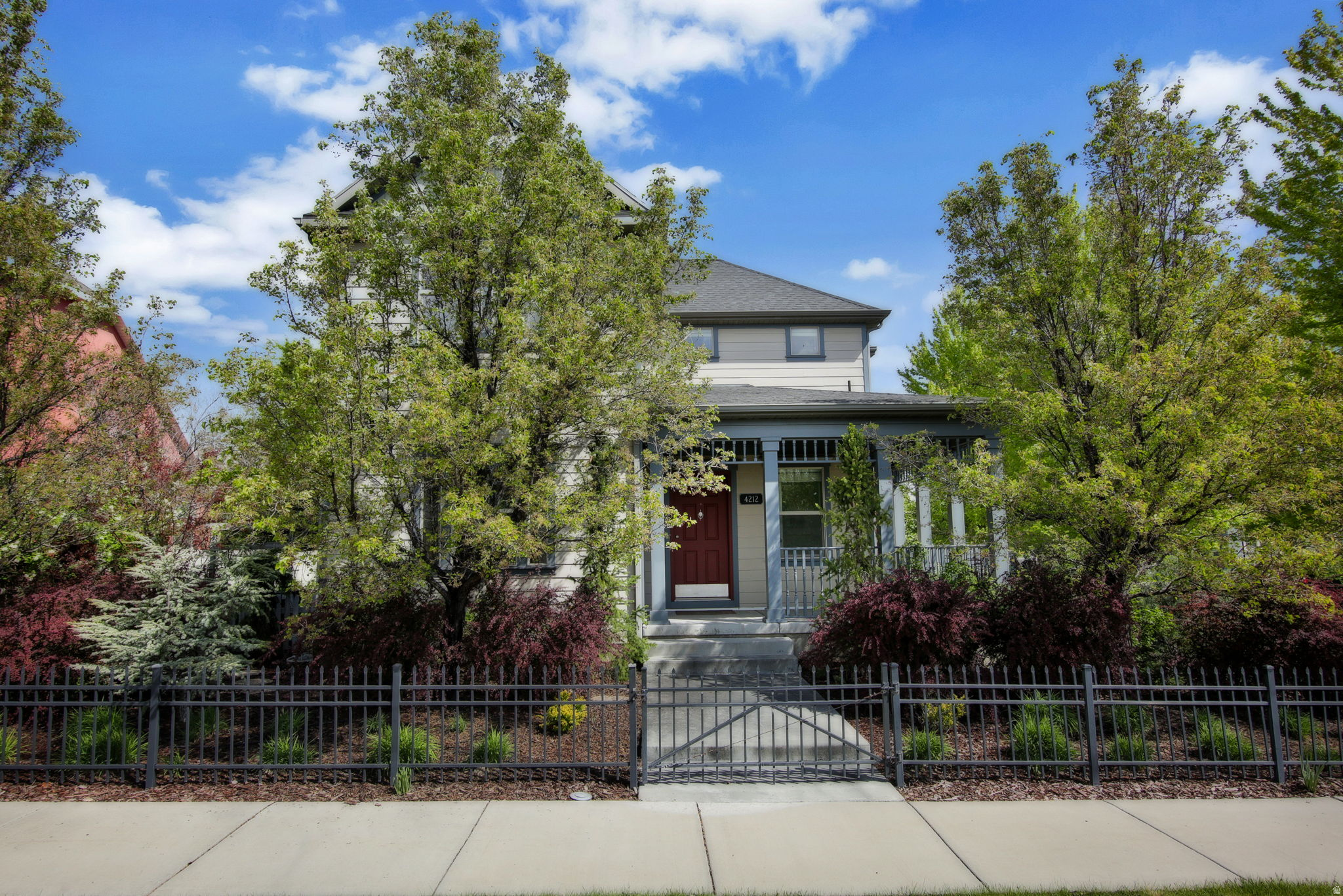 DAYBREAK - Residential