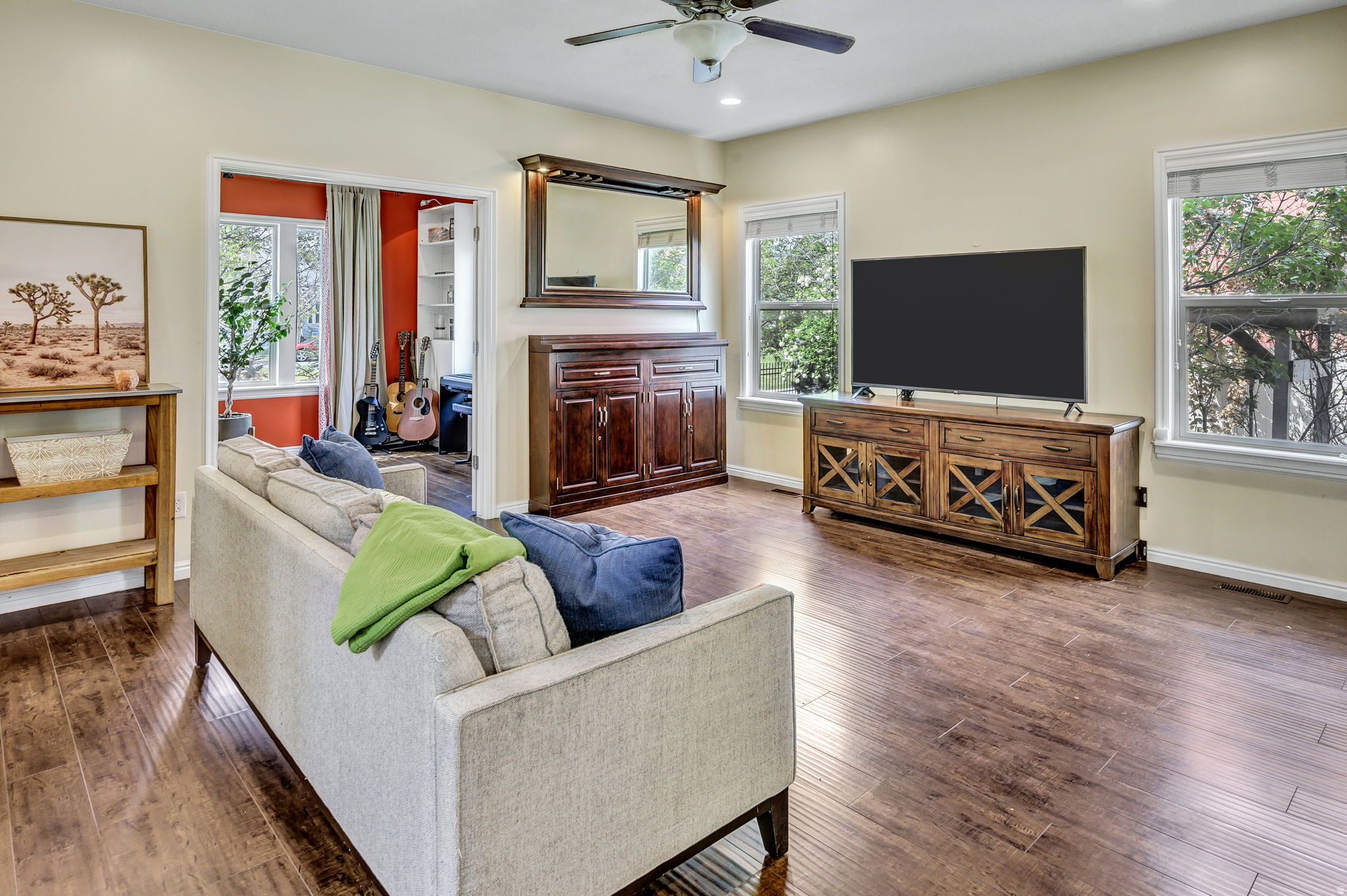 DAYBREAK - Residential