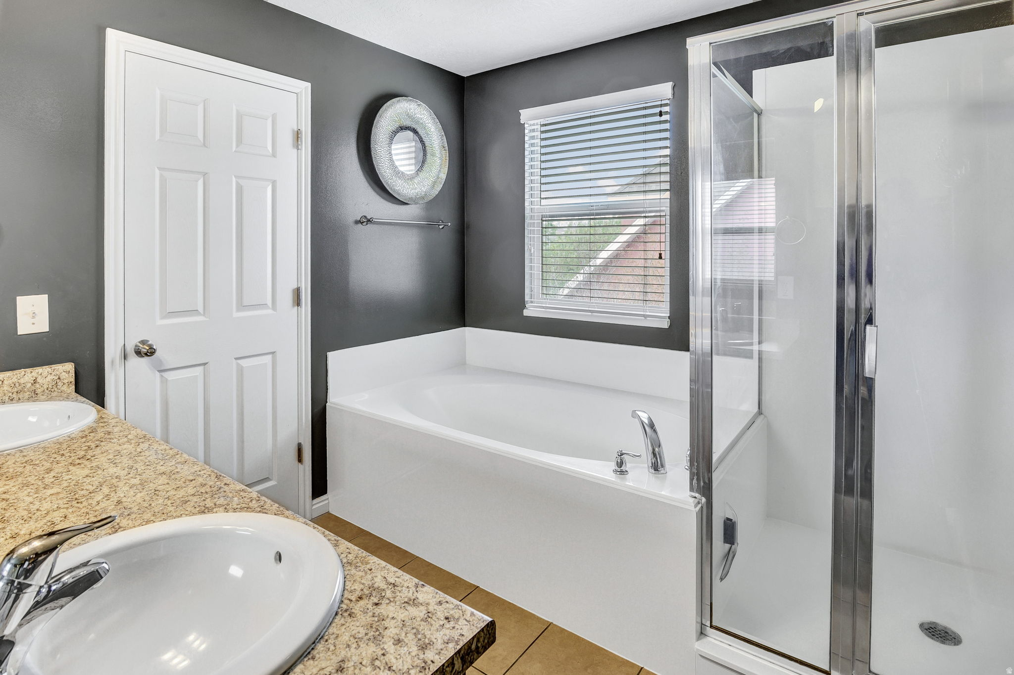 DAYBREAK - Residential