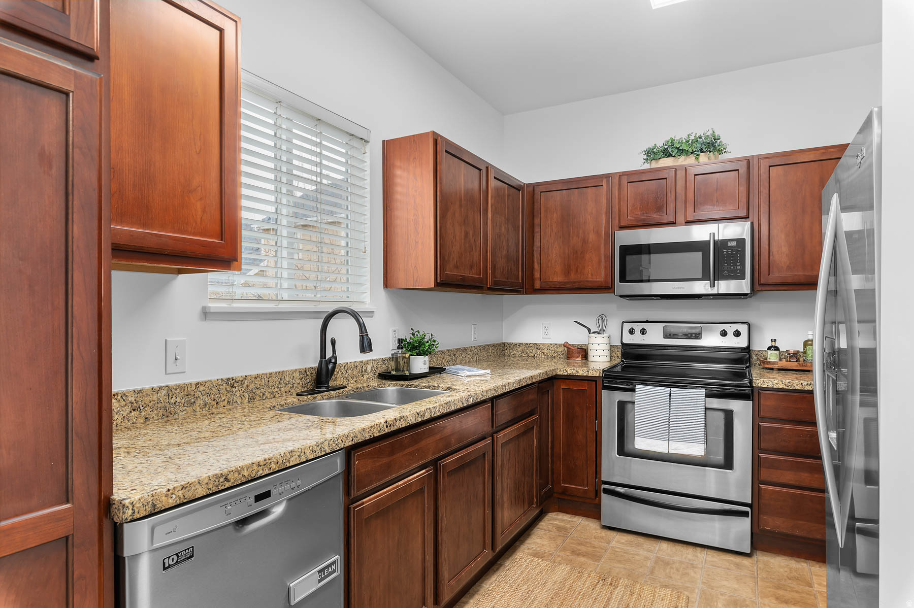 MEADOWS - Residential