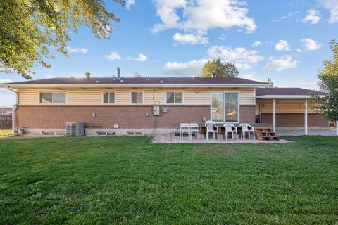 Tiny photo for 9421 S 300 E, Sandy, UT 84070 (MLS # 2120621)