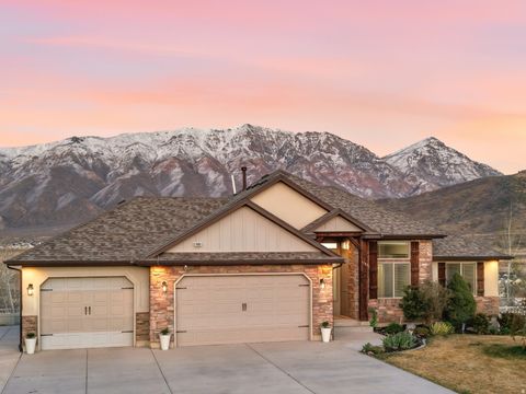 Photo of 1183 E FOOTHILL DR S, Santaquin, UT 84655 (MLS # 2148920)