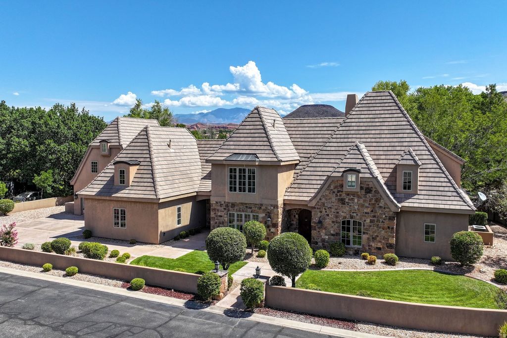 Photo of 1548 W WOODS VIEW LN, Saint George, UT 84770 (MLS # 2173982)