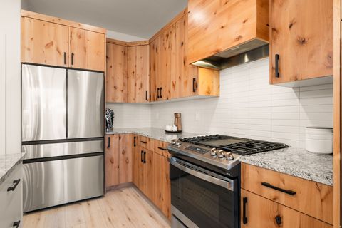 Tiny photo for 891 S 1000 W, American Fork, UT 84003 (MLS # 2142385)