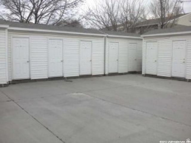 CHASE LANE - Residential