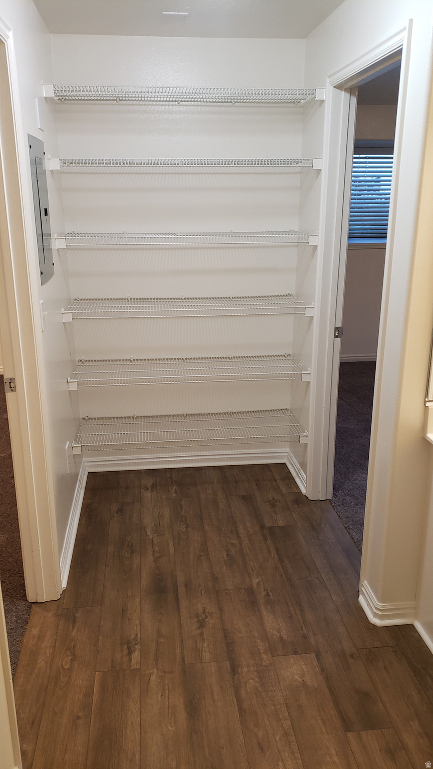 CHASE LANE - Residential