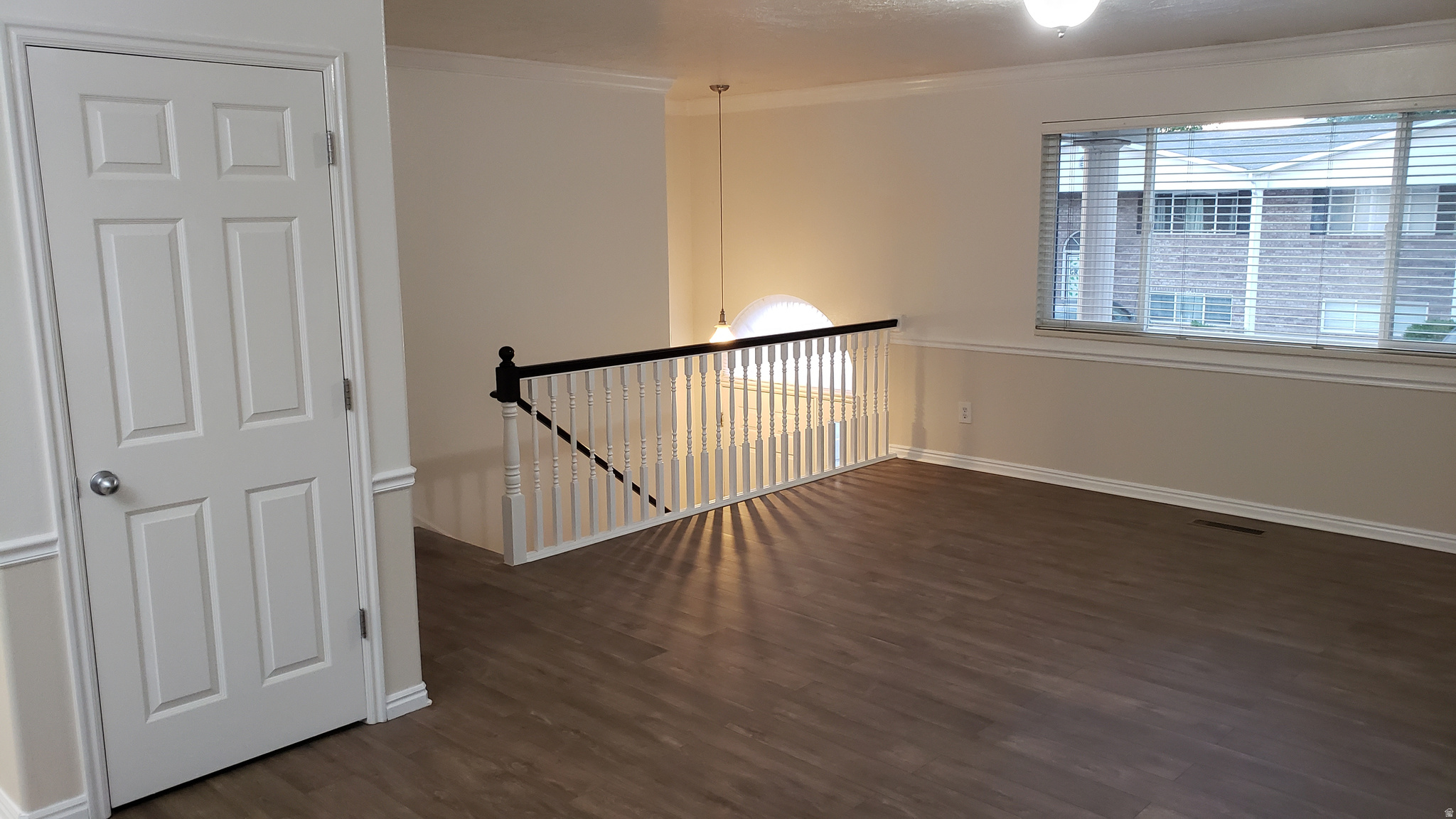 CHASE LANE - Residential