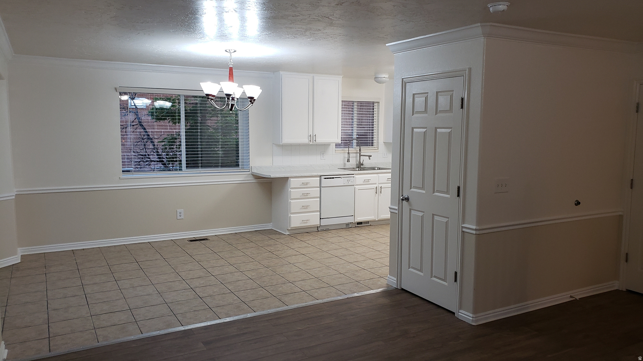 CHASE LANE - Residential