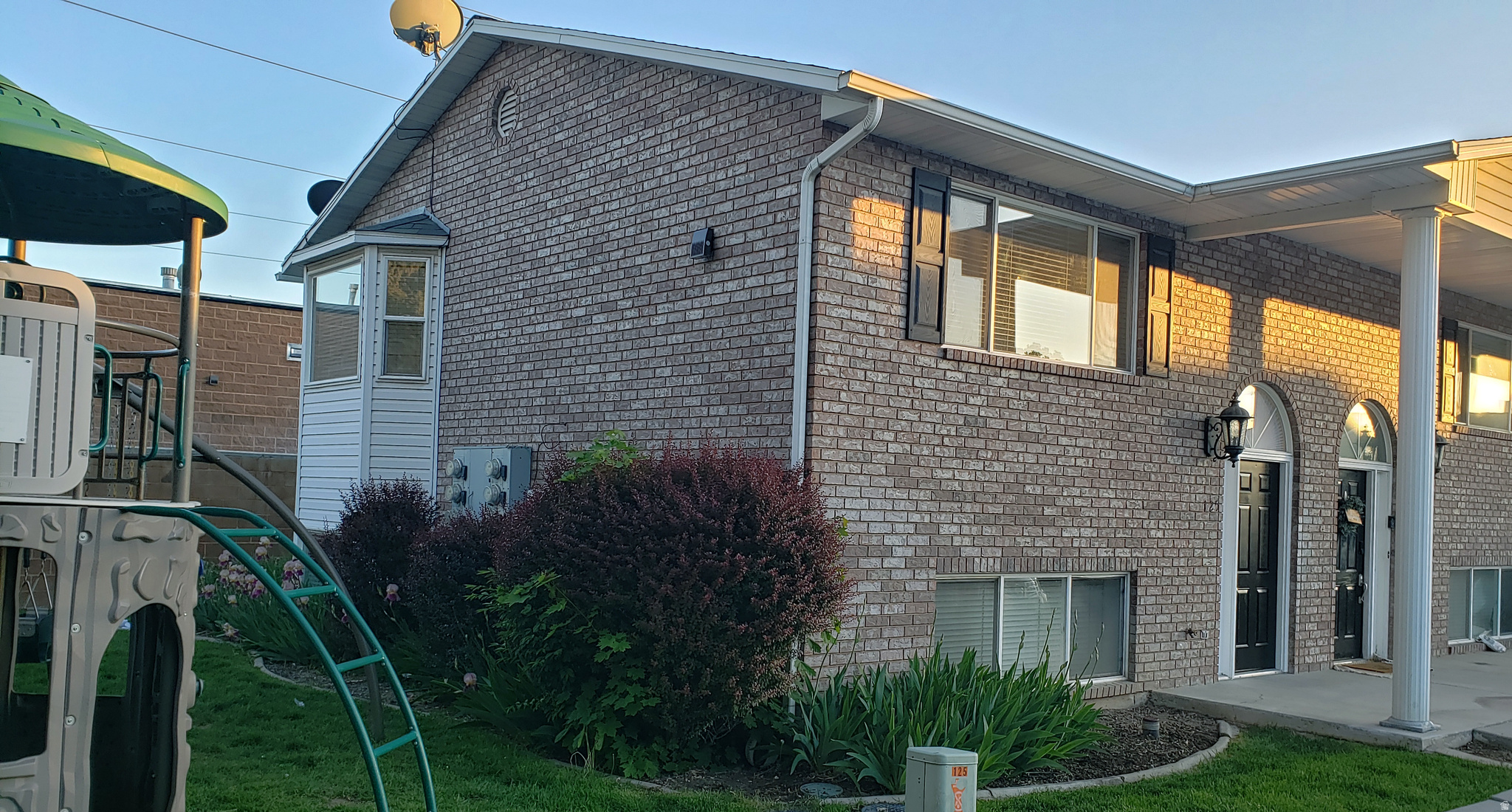 CHASE LANE - Residential