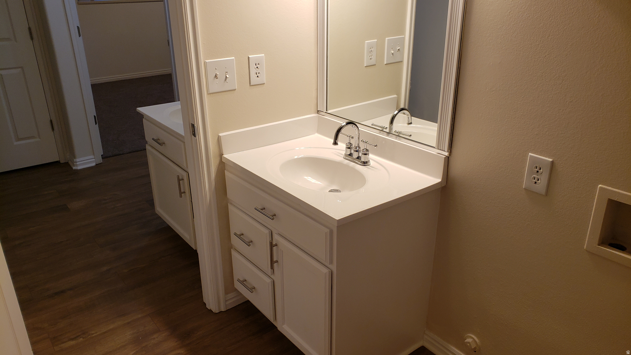 CHASE LANE - Residential