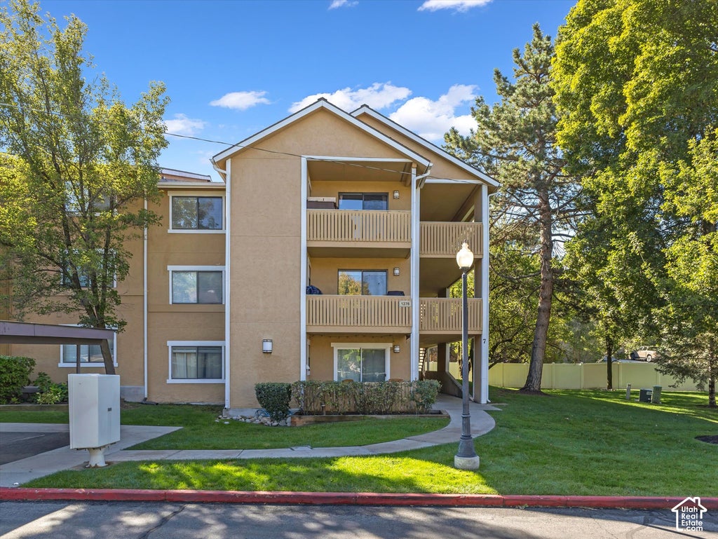 Photo of 1276 E RIDGE MEADOW LN #7T, Cottonwood Heights, UT 84047 (MLS # 2187681)