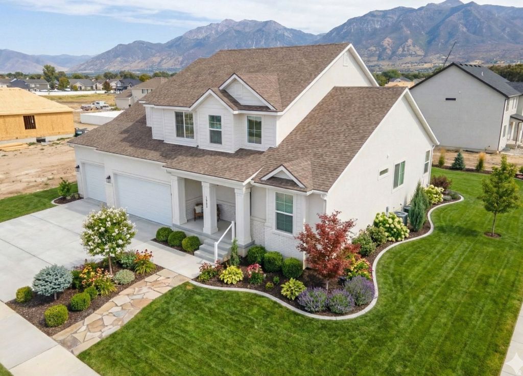 Photo of 326 E LUNA CIR #7, Salem, UT 84653 (MLS # 2136502)