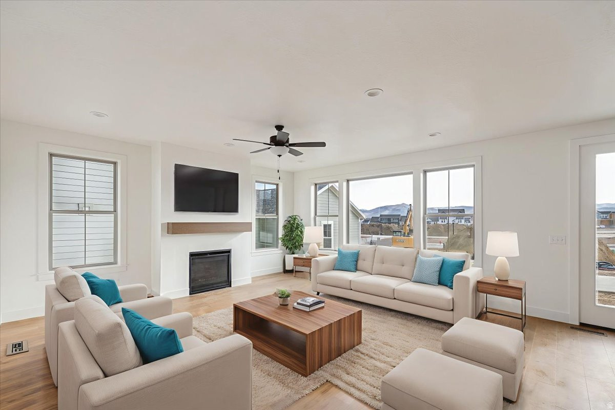 DAYBREAK - Residential