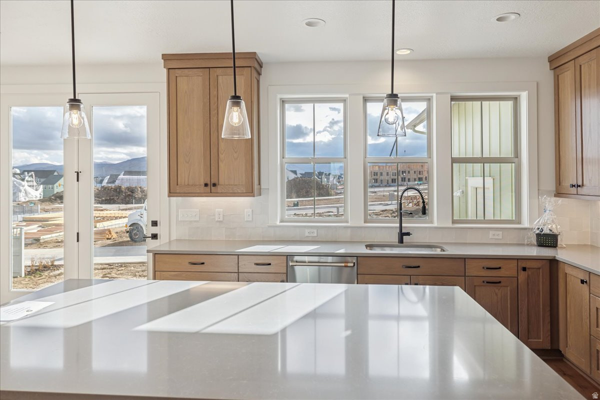 DAYBREAK - Residential