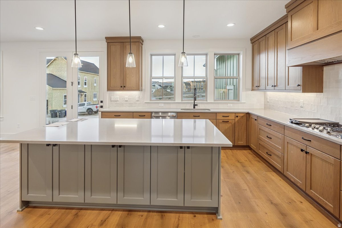 DAYBREAK - Residential