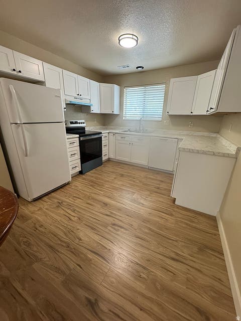 Tiny photo for 2083 S CALIFORNIA AVE #D, Provo, UT 84606 (MLS # 2180417)