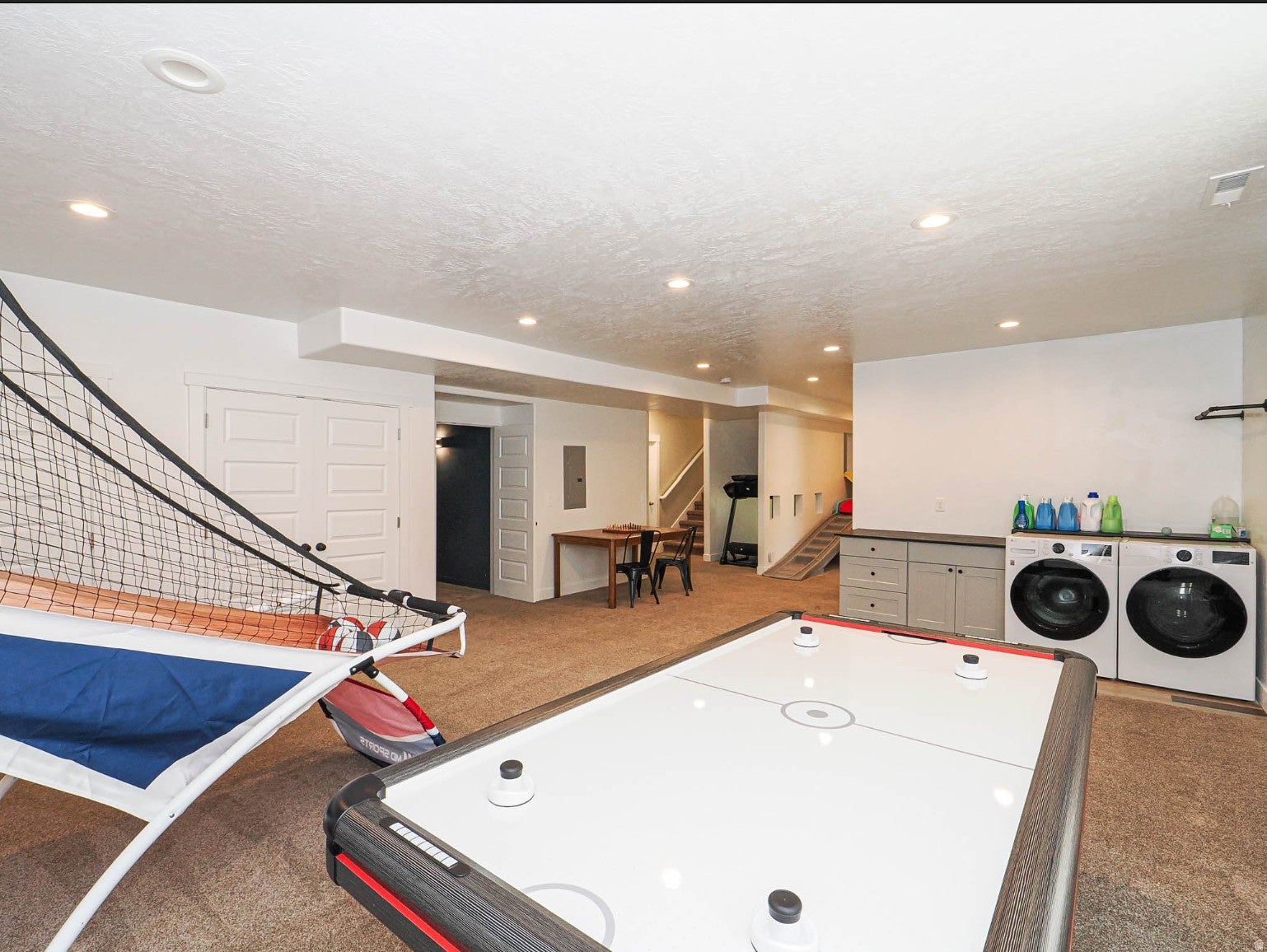 154 E Zinfandel Ln, Vineyard, UT, 84059, USA, 6 Bedrooms Bedrooms, ,4 BathroomsBathrooms,Residential,Active,154 E Zinfandel Ln,2176093