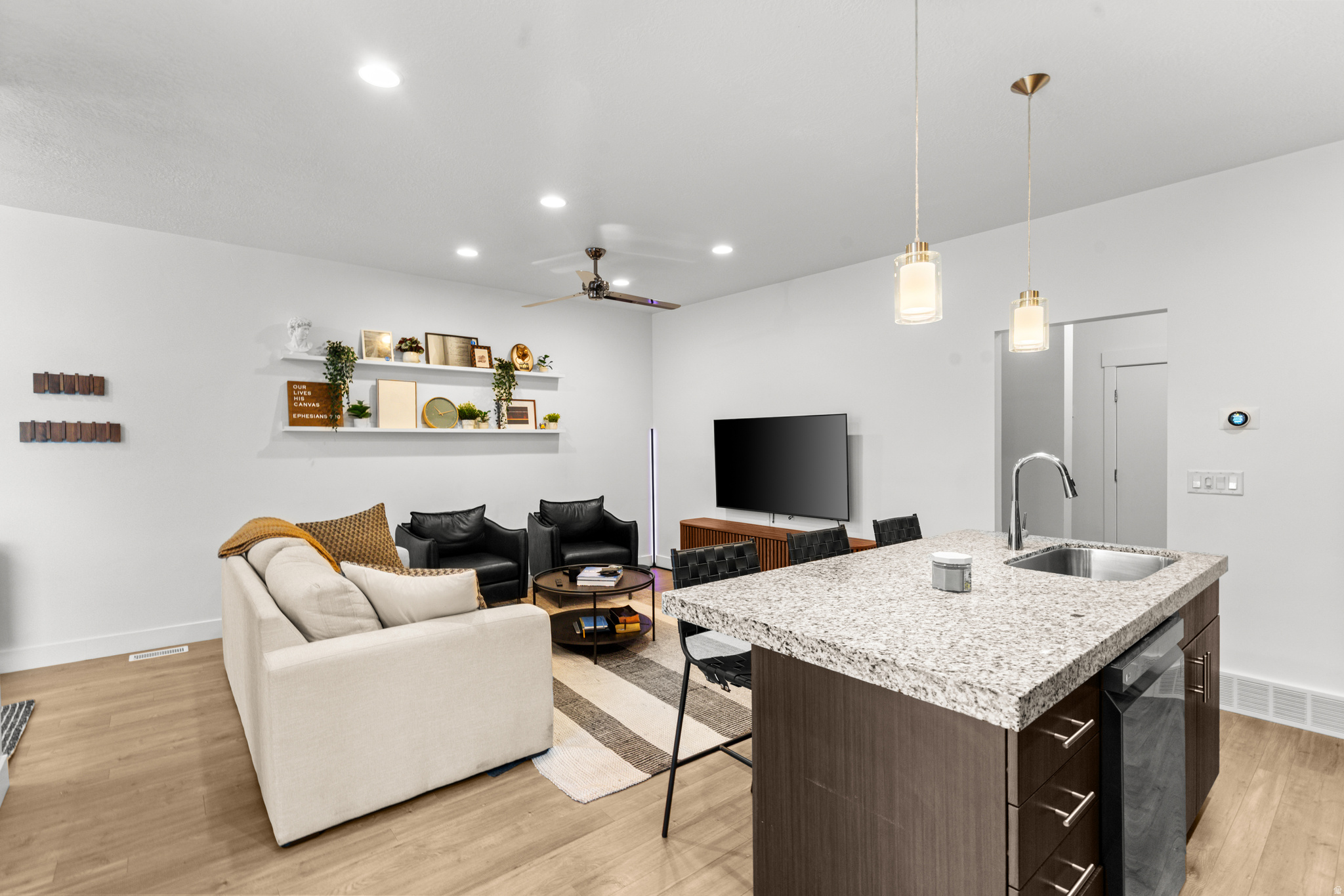 LOFTS AT SANDY - Residential