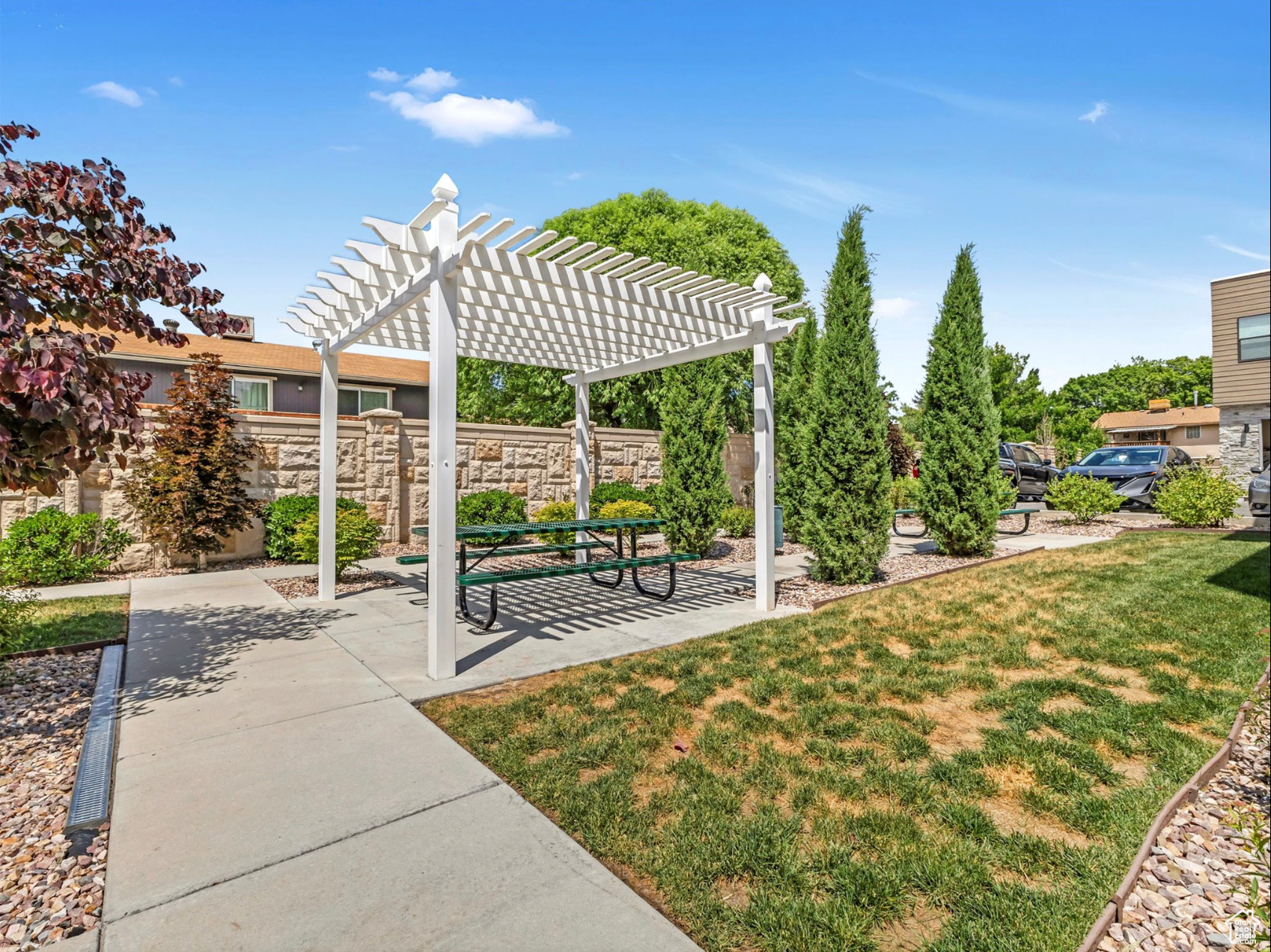 LOFTS AT SANDY - Residential