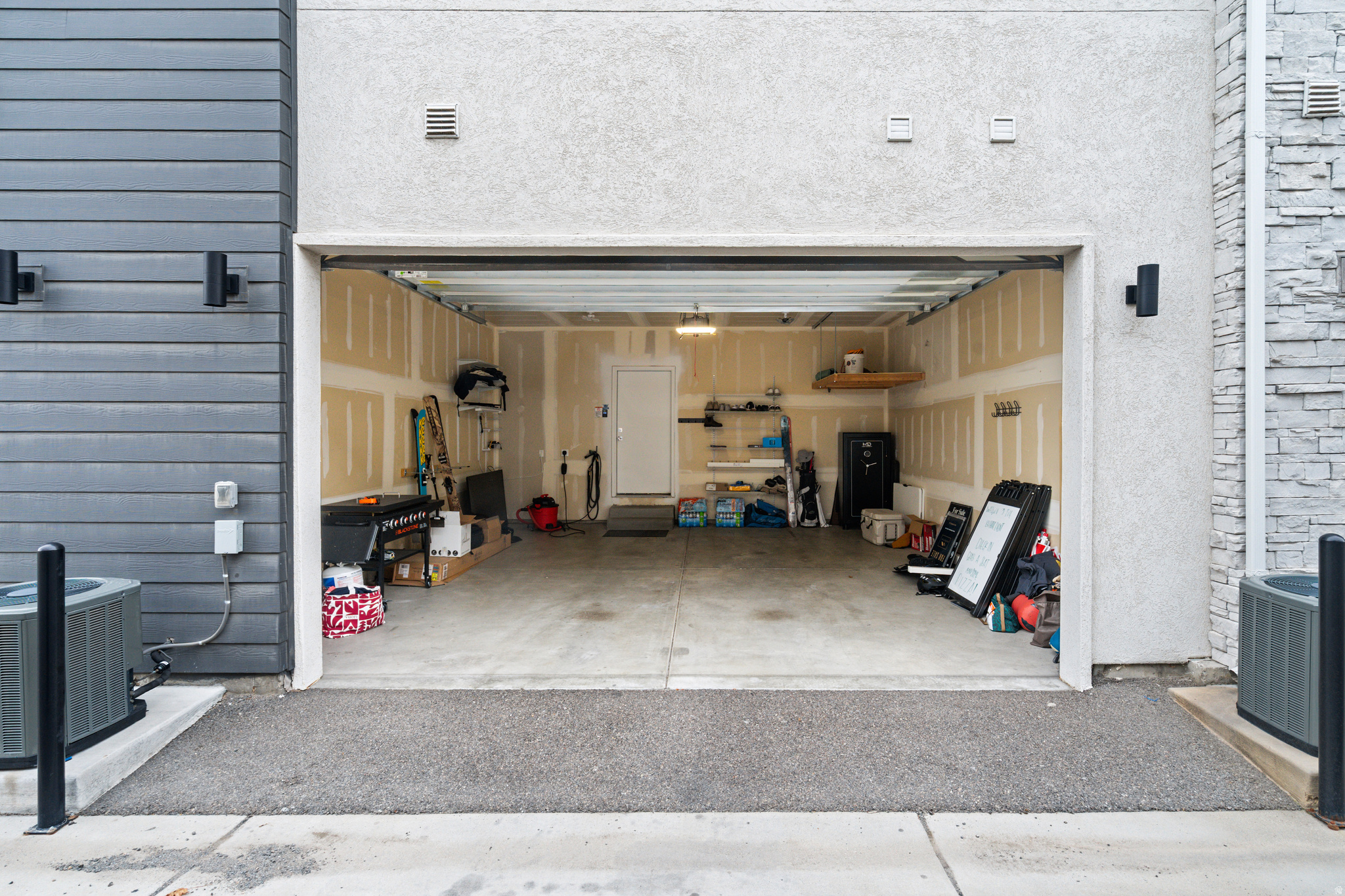 LOFTS AT SANDY - Residential