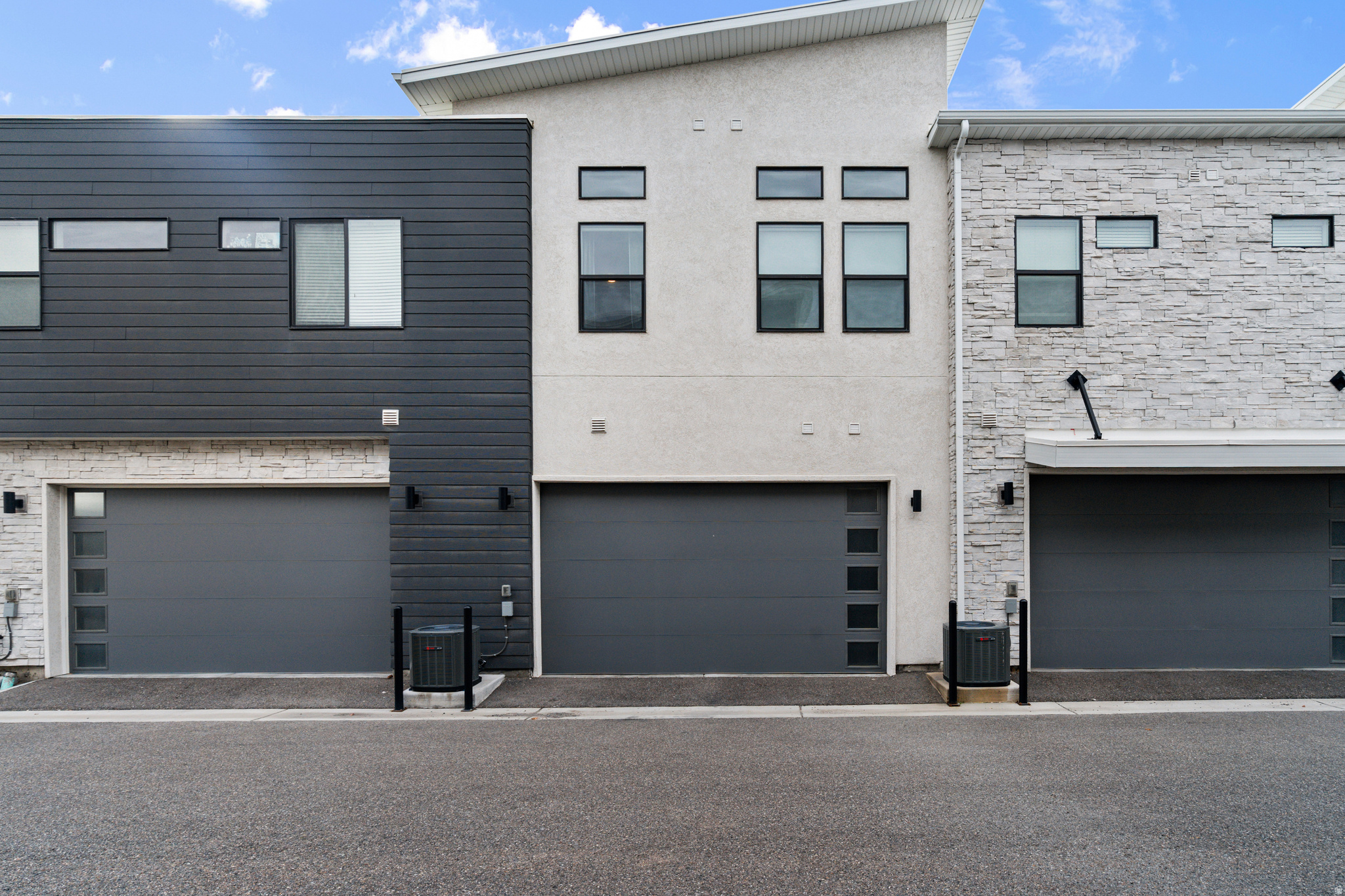 LOFTS AT SANDY - Residential