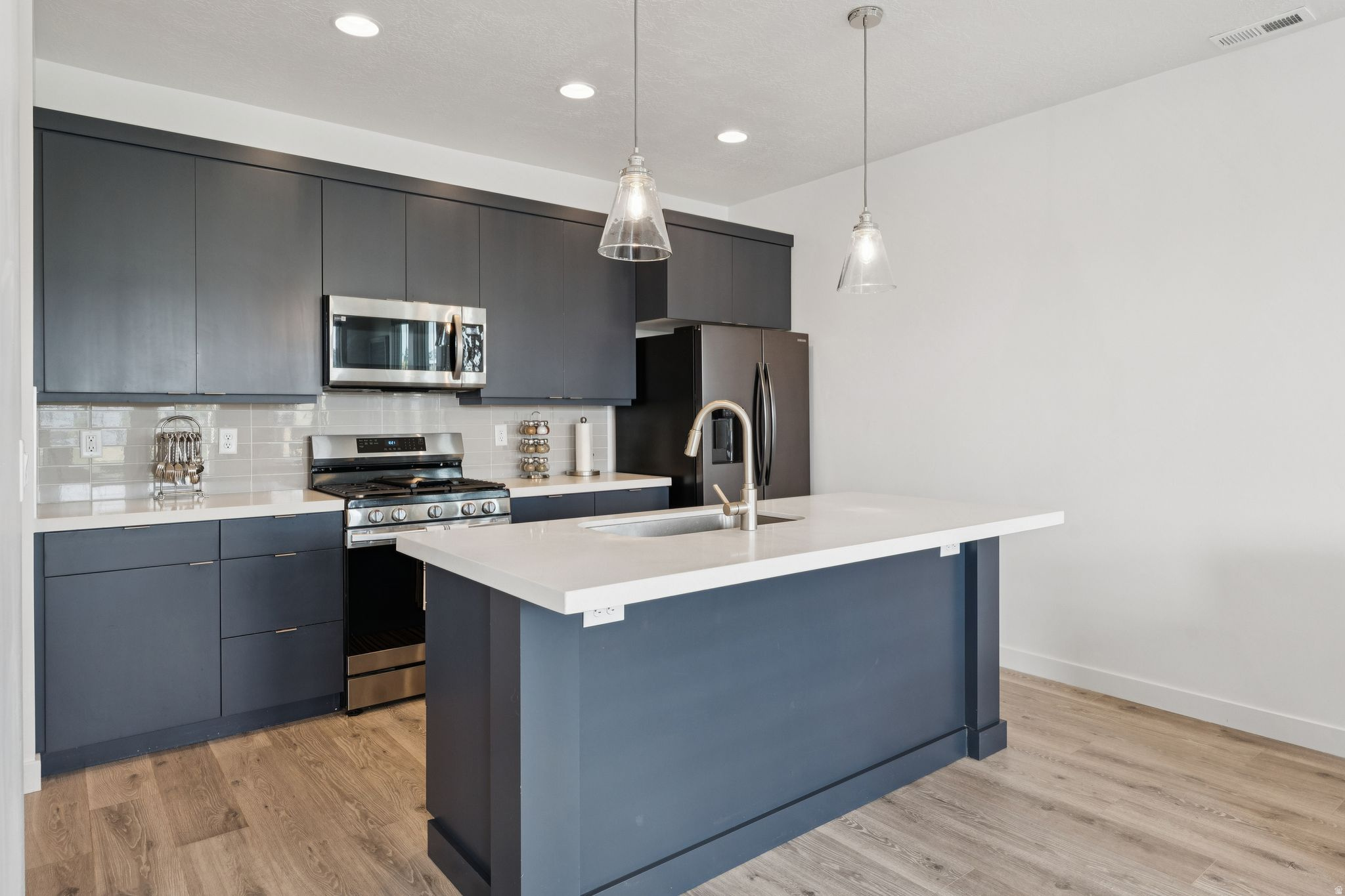 MARINA VLG DYBRK141 - Residential