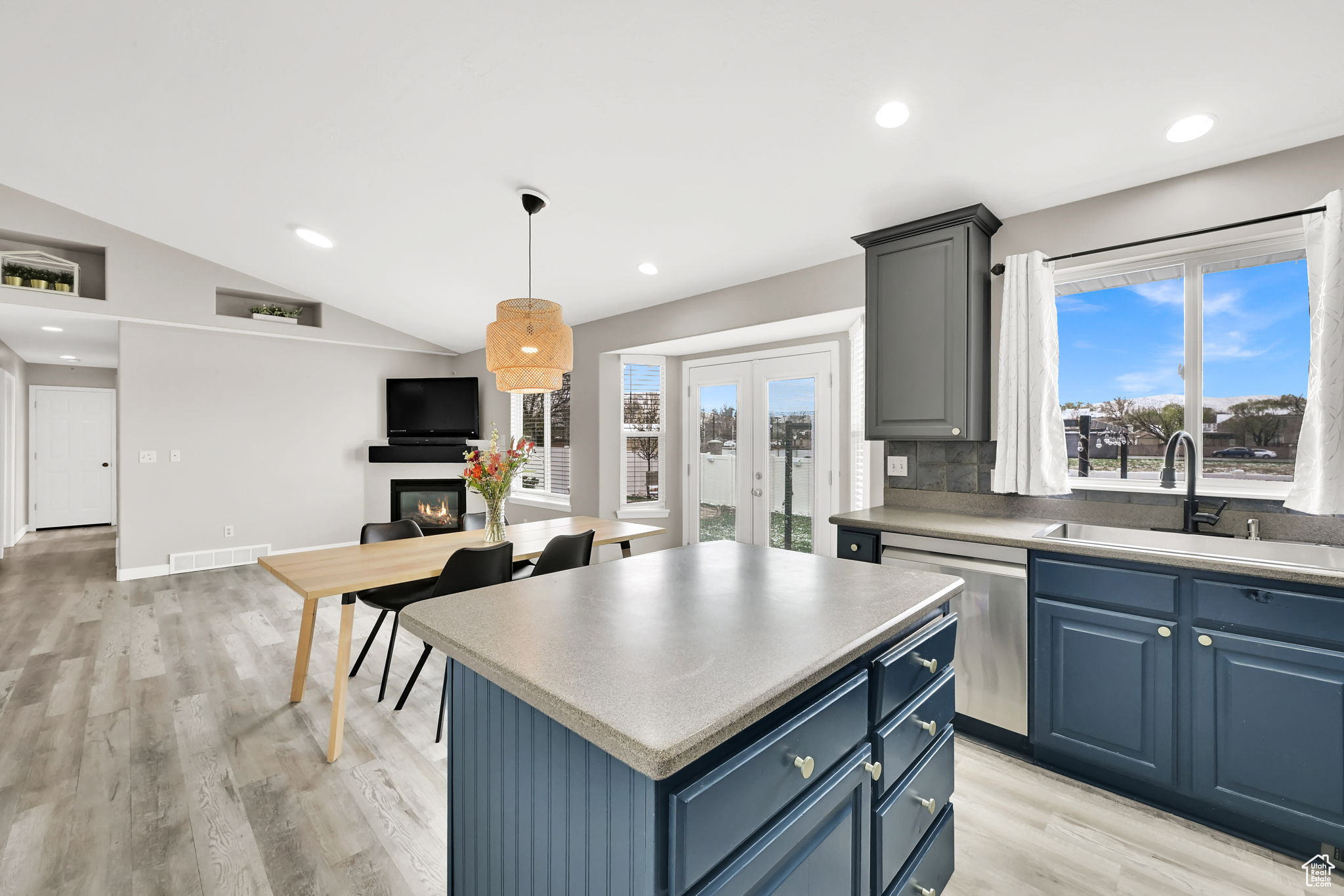 334 E La Vera Ln, Sandy, Utah image 11