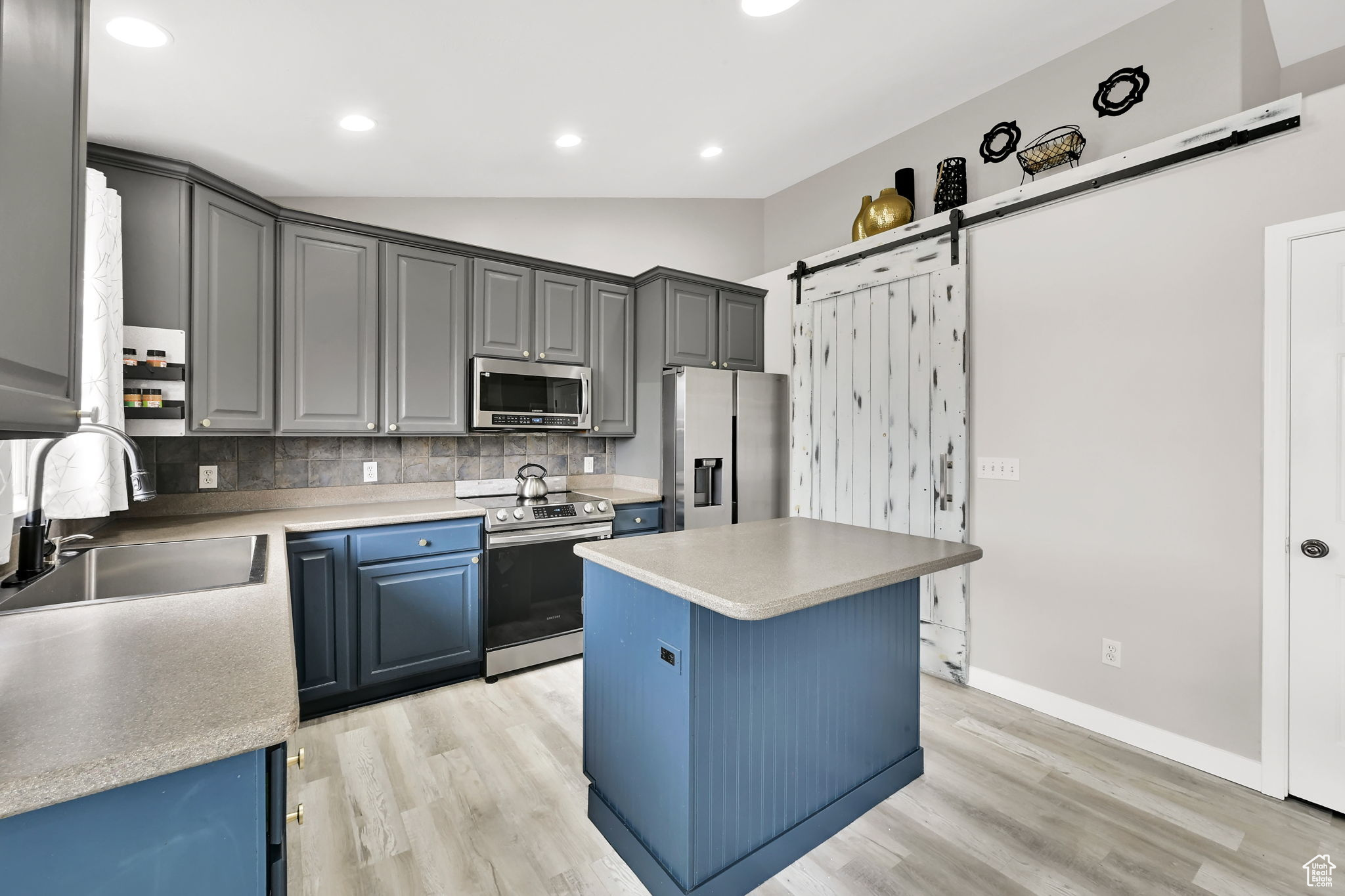 334 E La Vera Ln, Sandy, Utah image 12