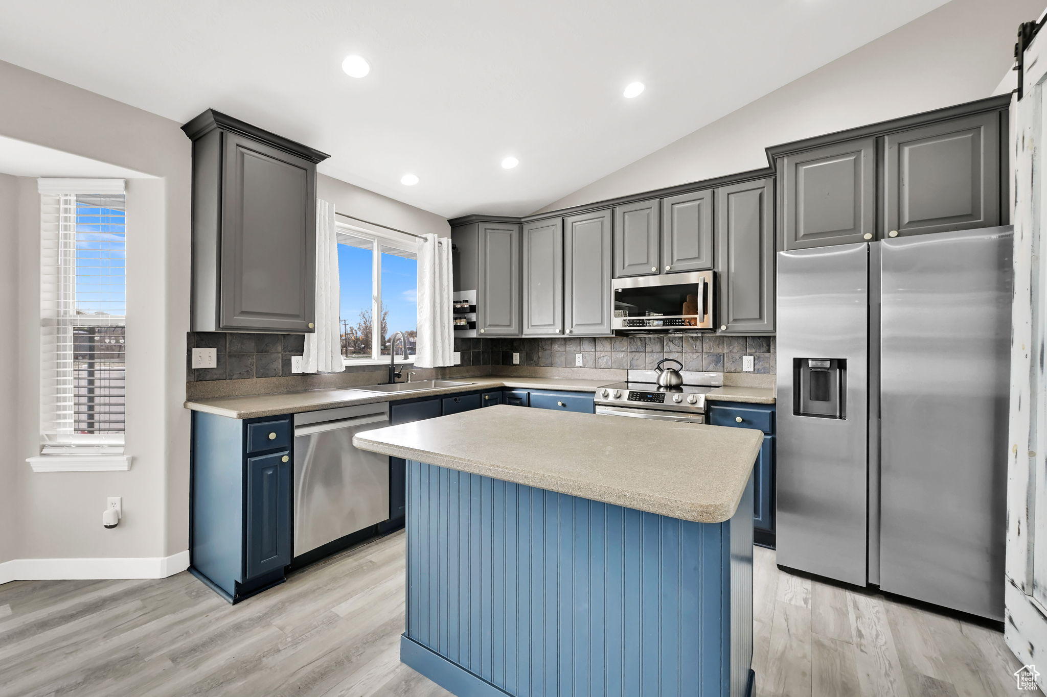 334 E La Vera Ln, Sandy, Utah image 10