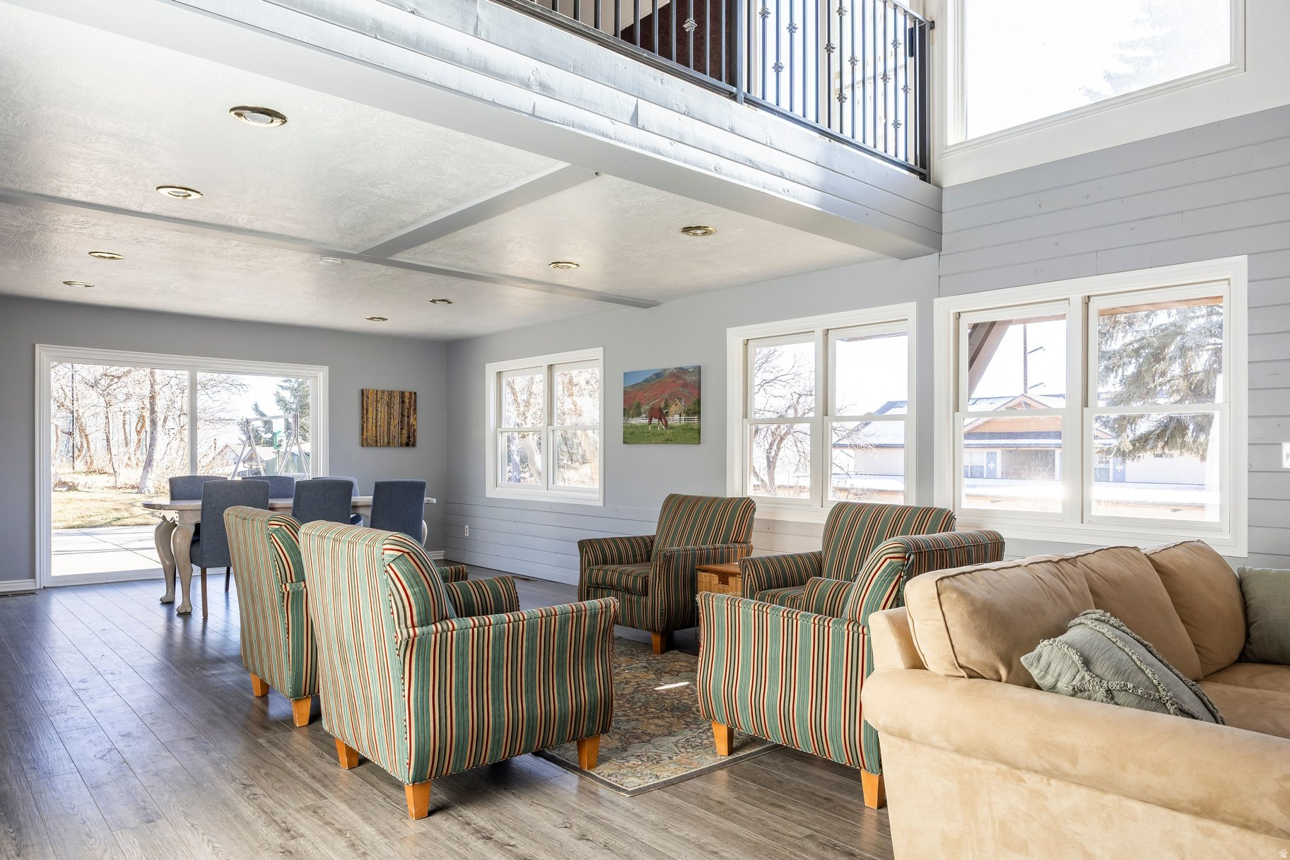 SWISS OAKS - Residential