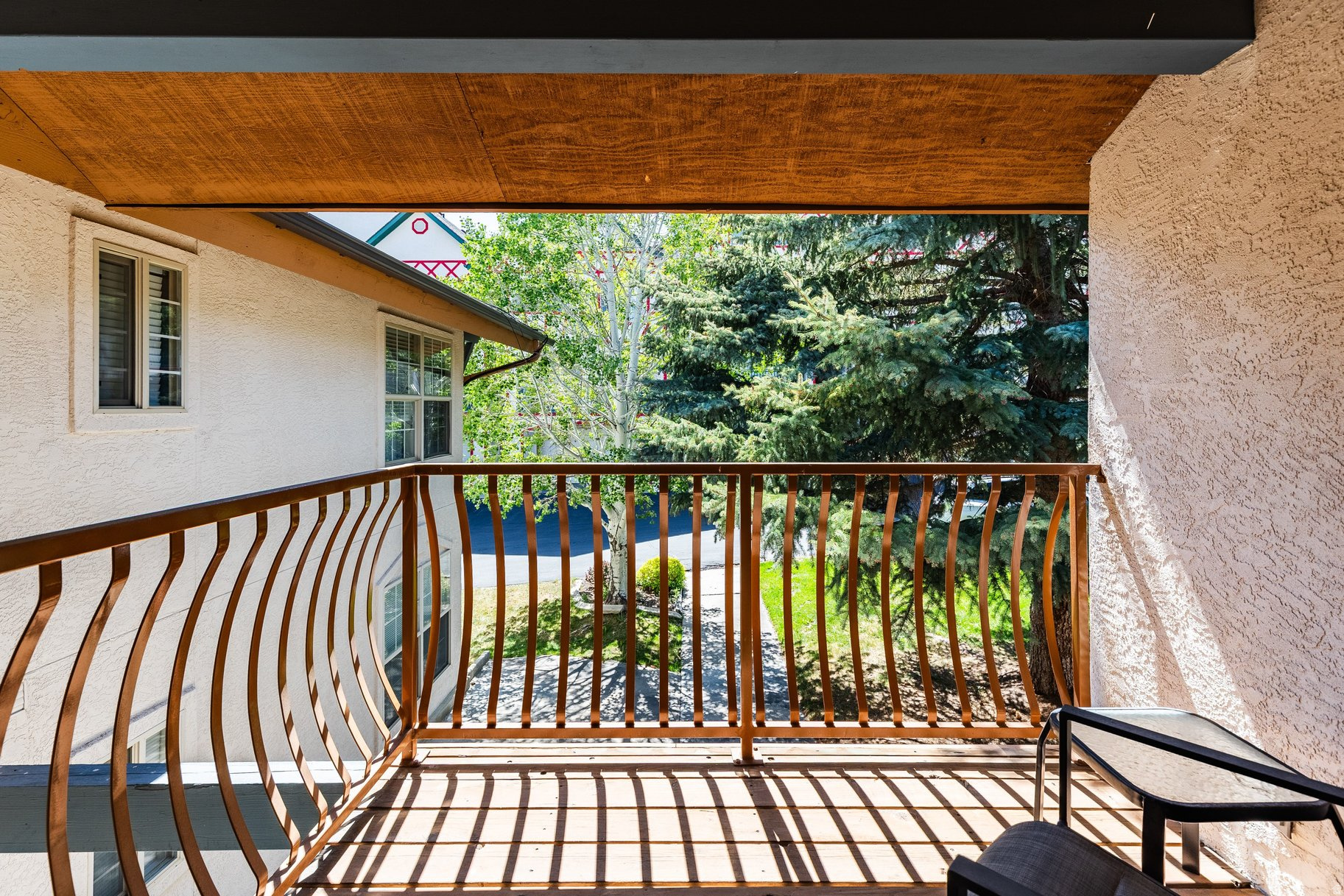 SWISS OAKS - Residential