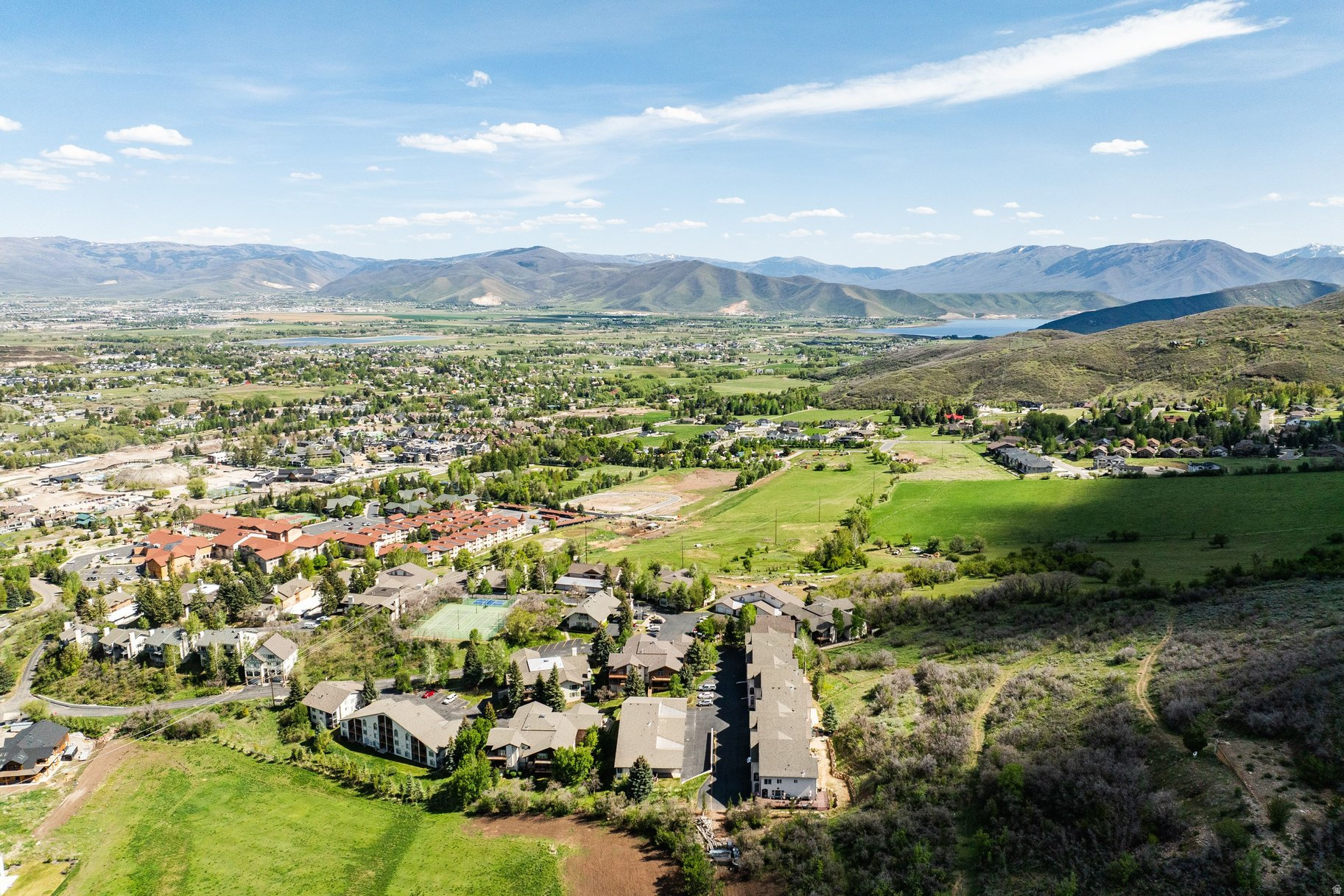 SWISS OAKS - Residential