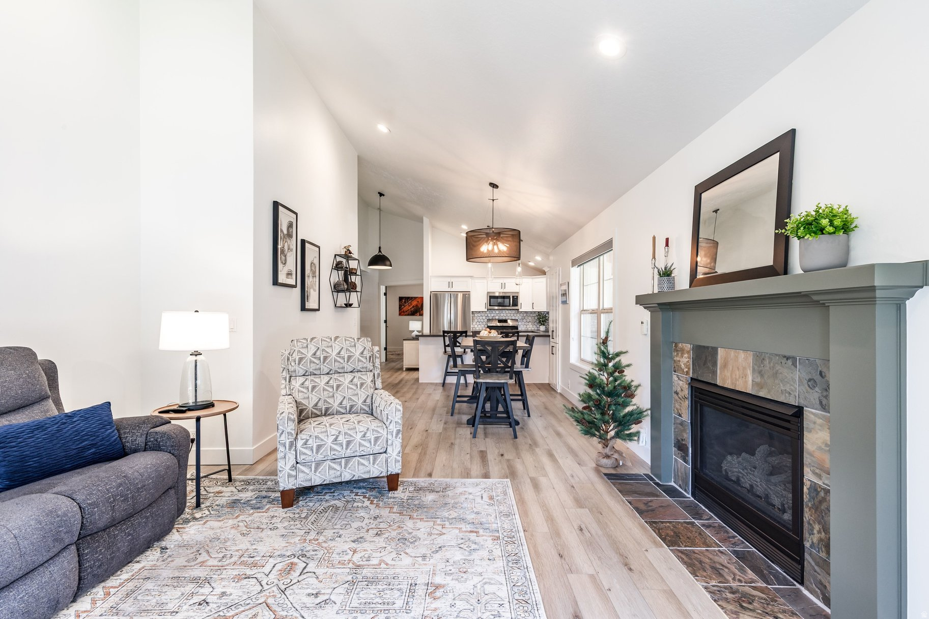 SWISS OAKS - Residential
