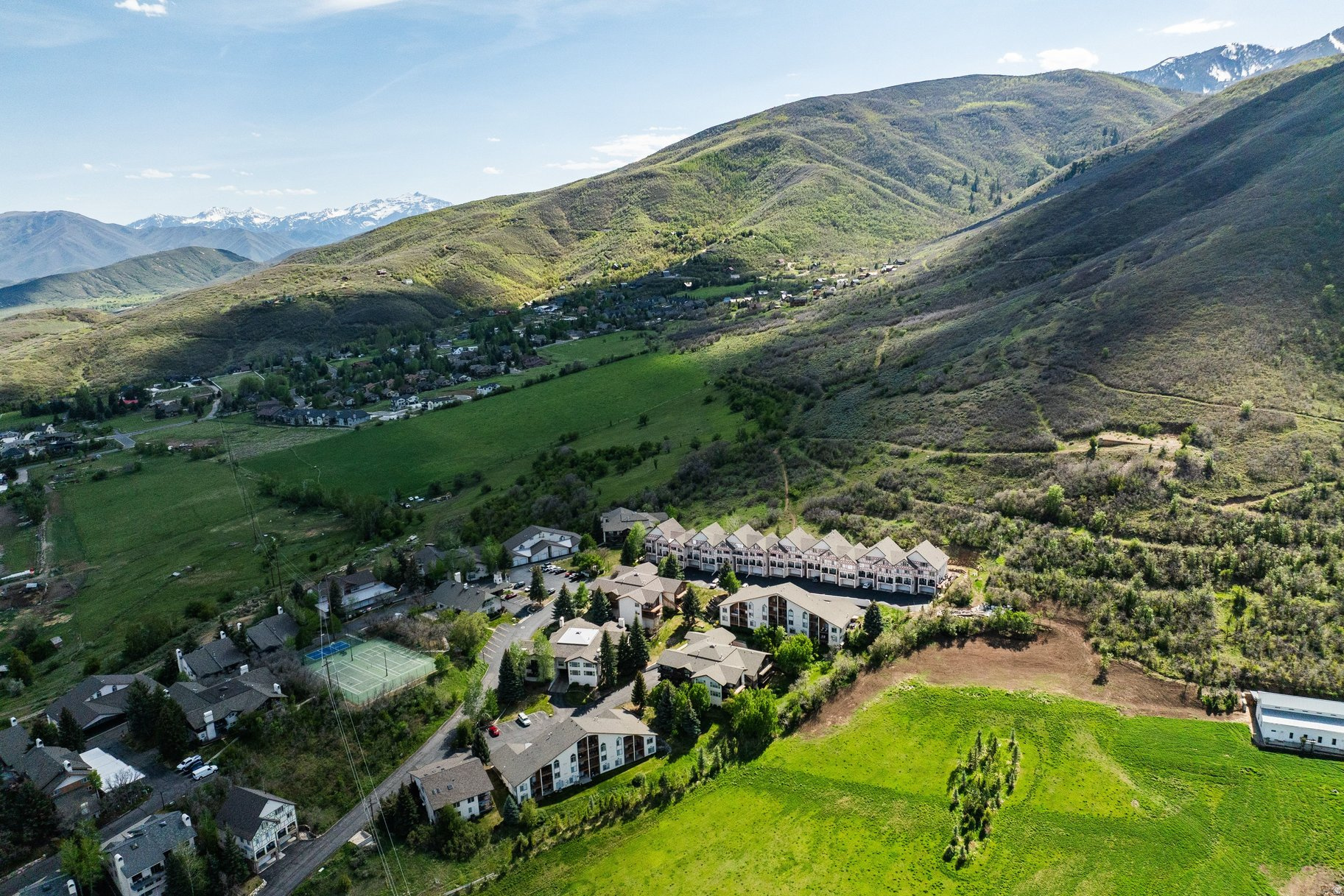 SWISS OAKS - Residential