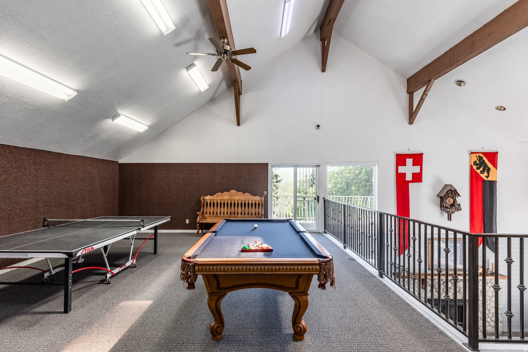 SWISS OAKS - Residential