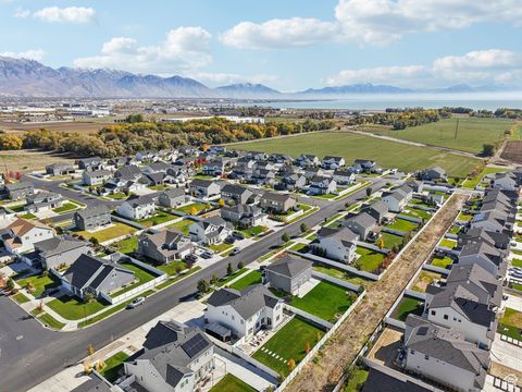 Tiny photo for 898 S 240 W, American Fork, UT 84003 (MLS # 2119103)