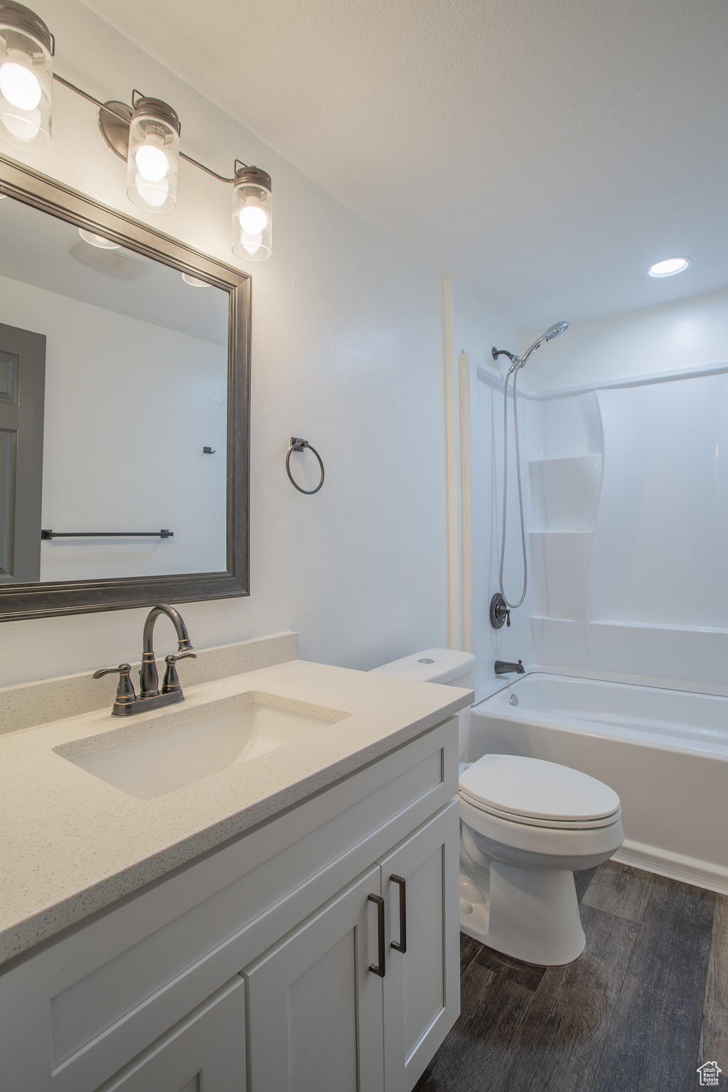 VISTAS@EASTGATE - Residential