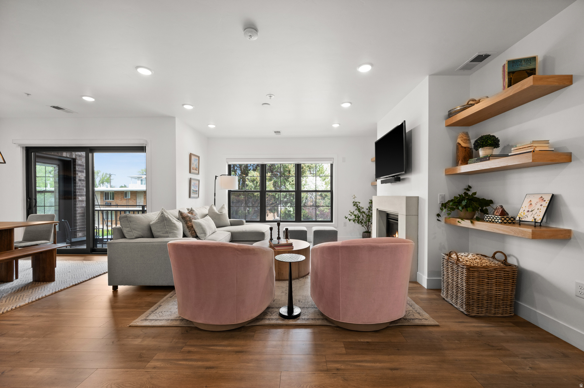 THE STATION - Residential