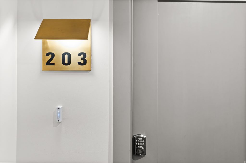 Photo of 2240 E LANEY AVE S #203, Holladay, UT 84117 (MLS # 2143617)