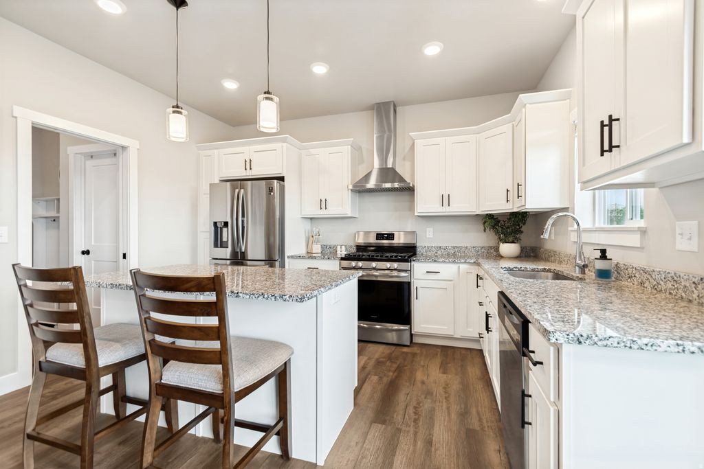 Photo of 629 W ELBERTA DR, Pleasant View, UT 84414 (MLS # 2161419)